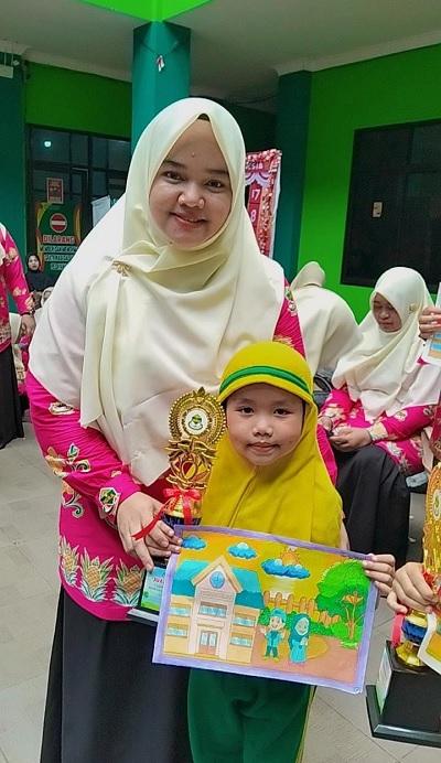 Nada Theona, Murid RA Nursyahira, Juara 1 Lomba Mewarnai Tingkat Kabupaten Kampar